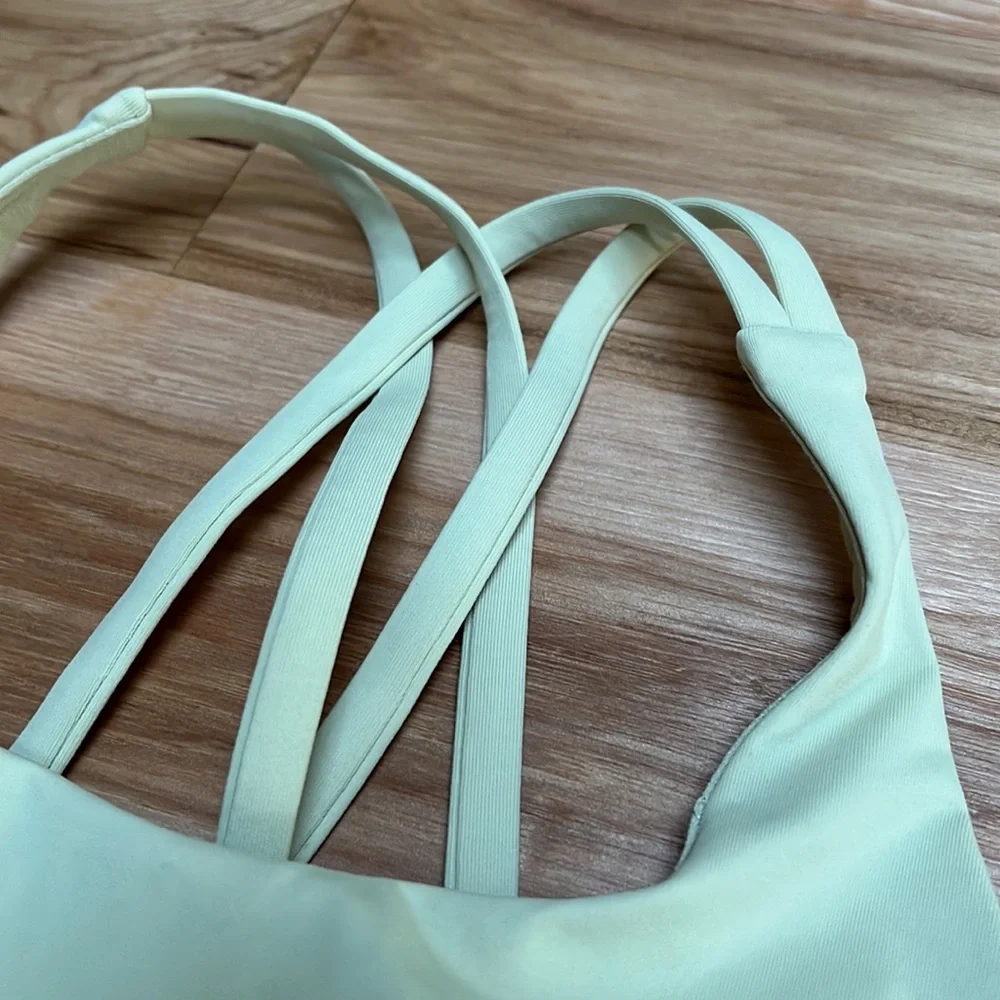 NWT lululemon Dew Green size 6 Energy Bra - Picture 7 of 8
